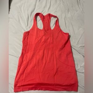 Red orangage lululemon size 10 swiftly tech tank top barely worn perfect
